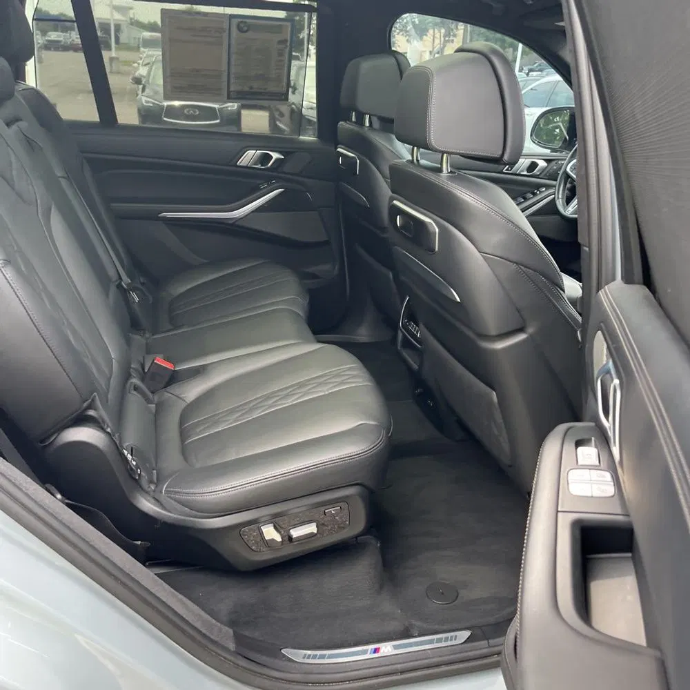 2023 BMW X7 M60i