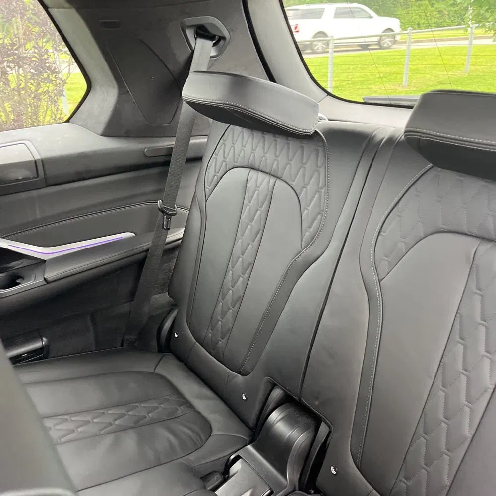 2023 BMW X7 M60i