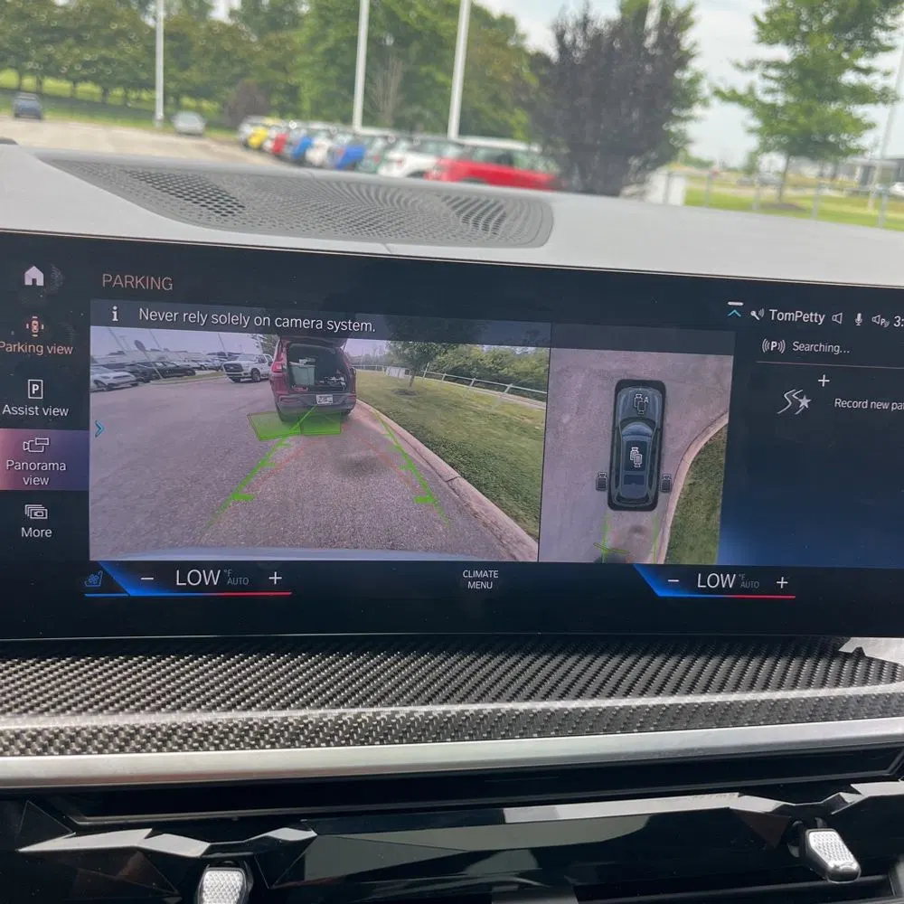 2023 BMW X7 M60i