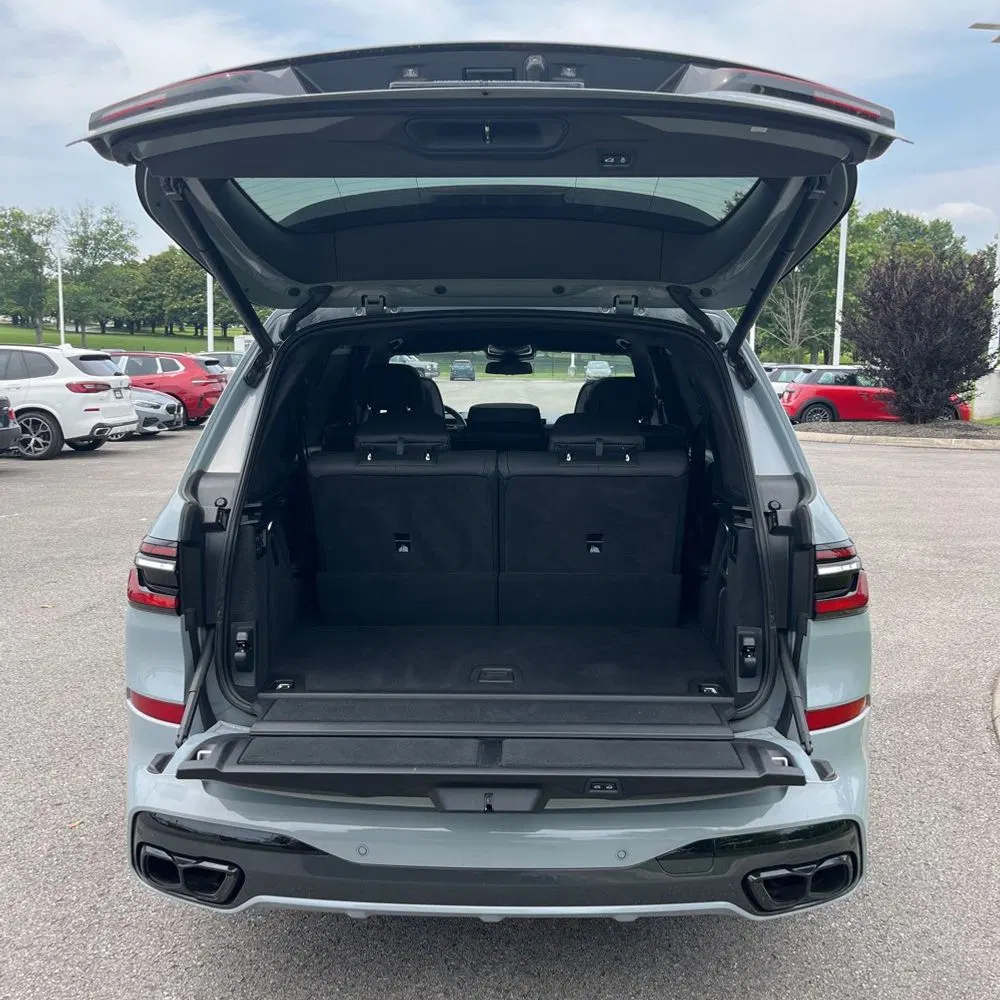 2023 BMW X7 M60i