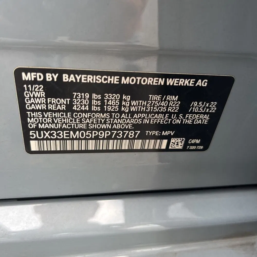 2023 BMW X7 M60i