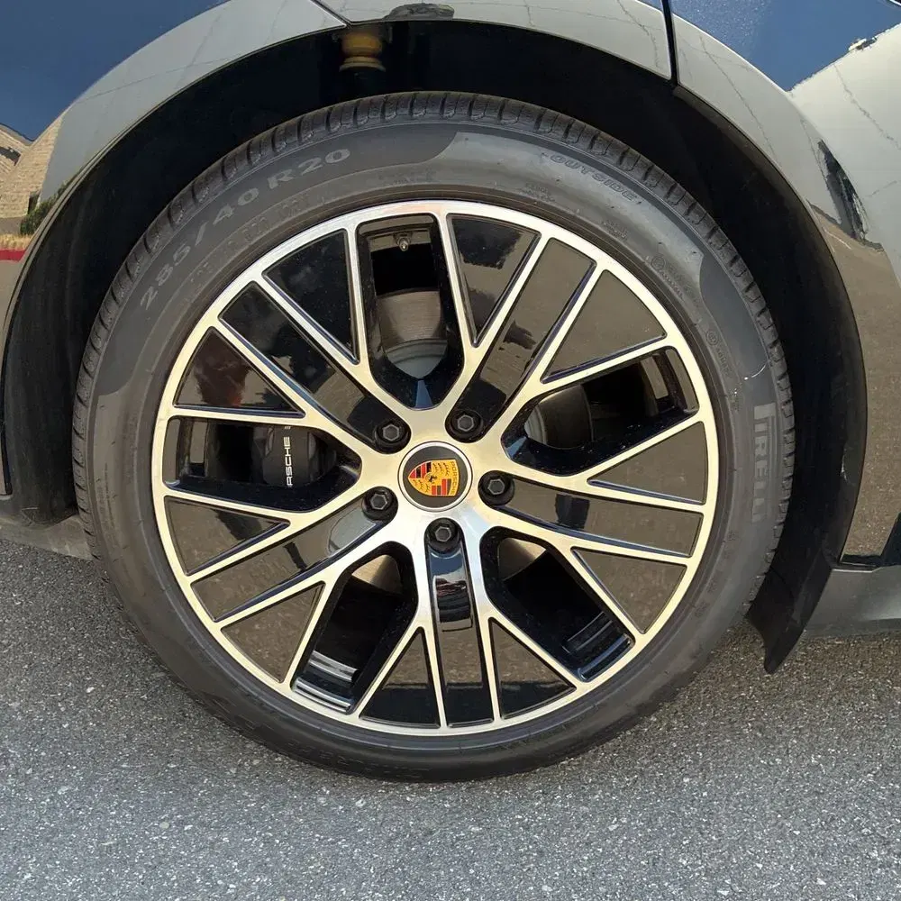 2023 Porsche Taycan Base