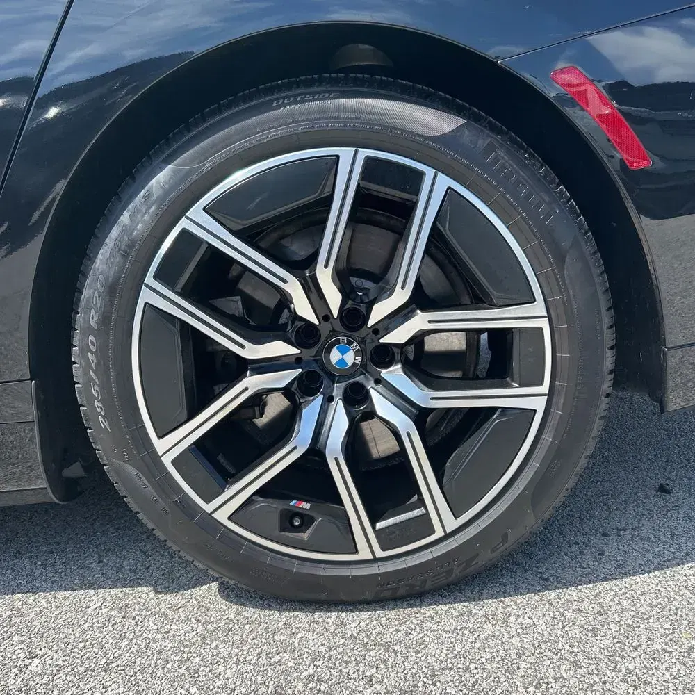 2024 BMW 7-Series 750e xDrive