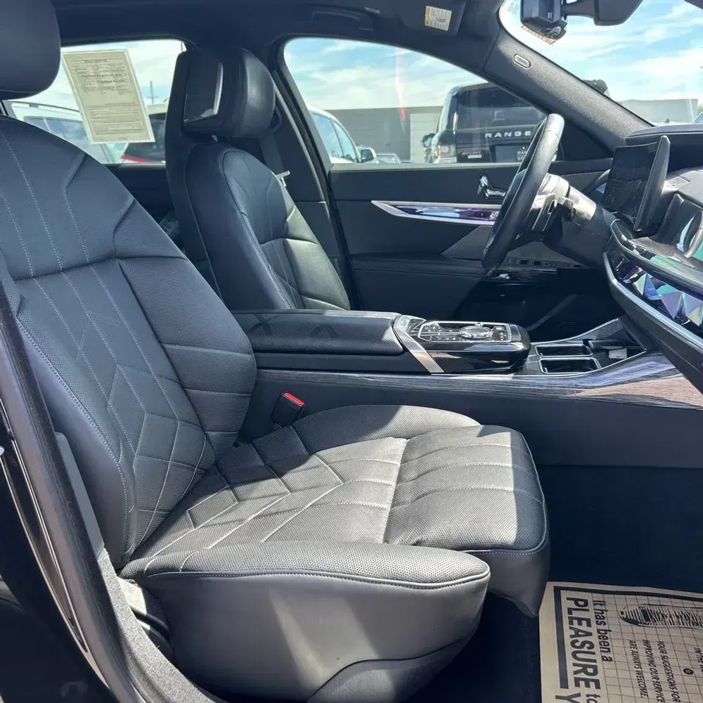 2024 BMW 7-Series 750e xDrive
