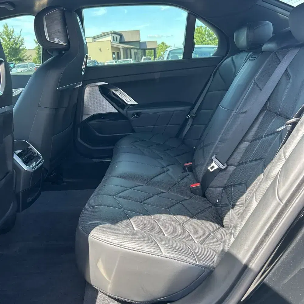 2024 BMW 7-Series 750e xDrive