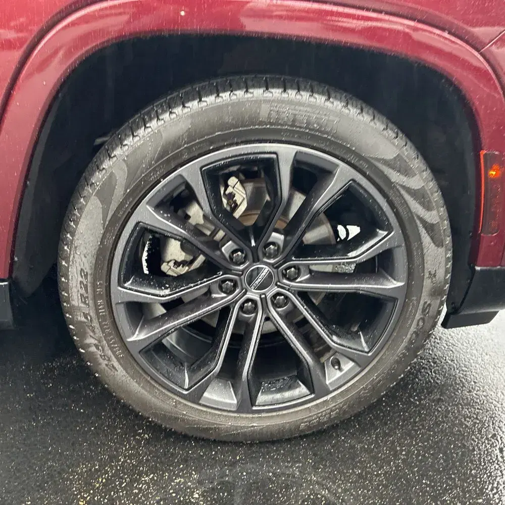 2023 Jeep Grand Wagoneer Base