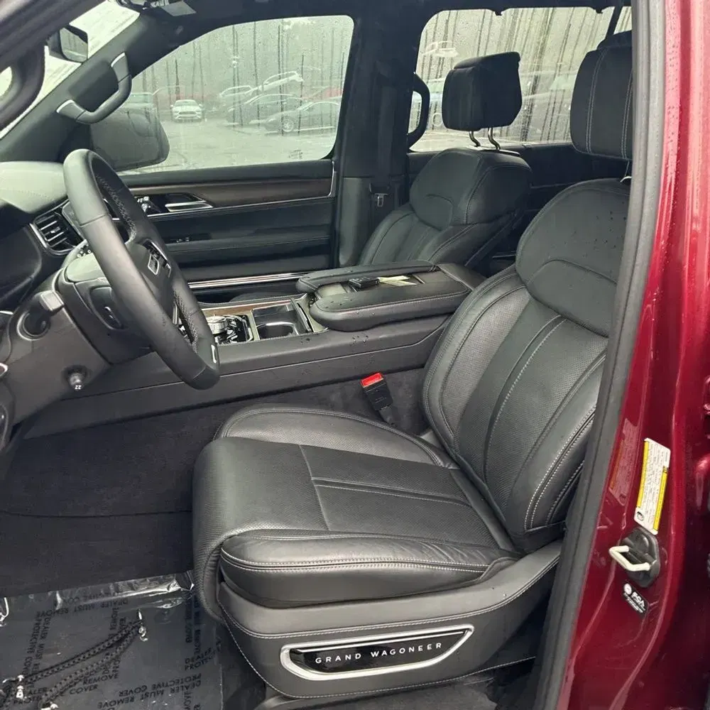2023 Jeep Grand Wagoneer Base
