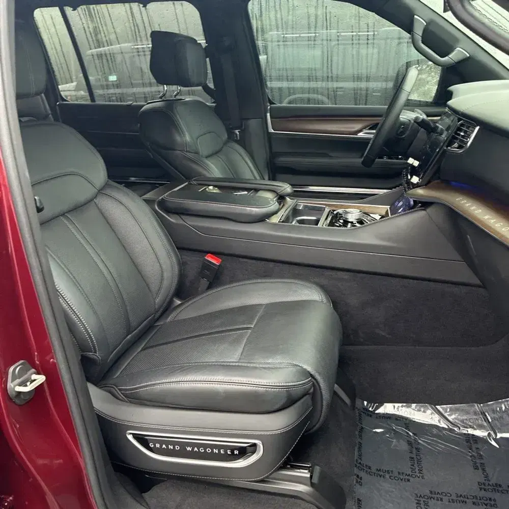 2023 Jeep Grand Wagoneer Base