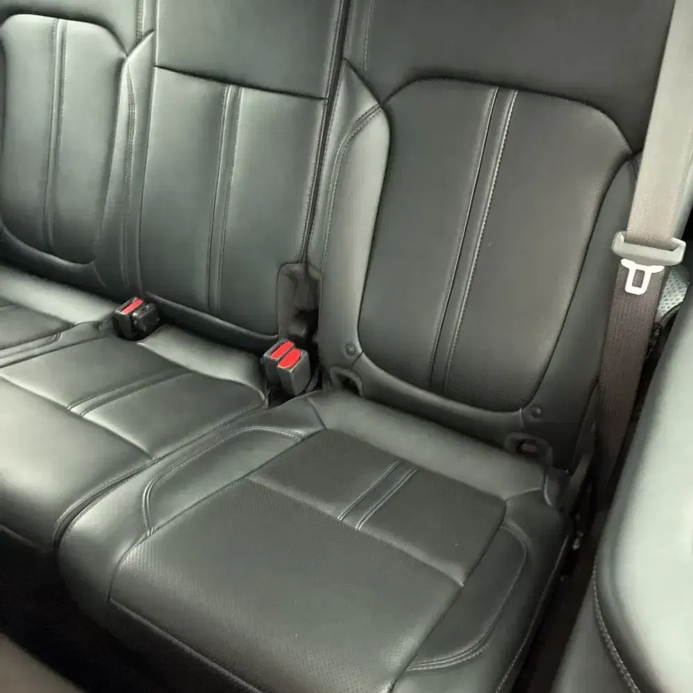 2023 Jeep Grand Wagoneer Base