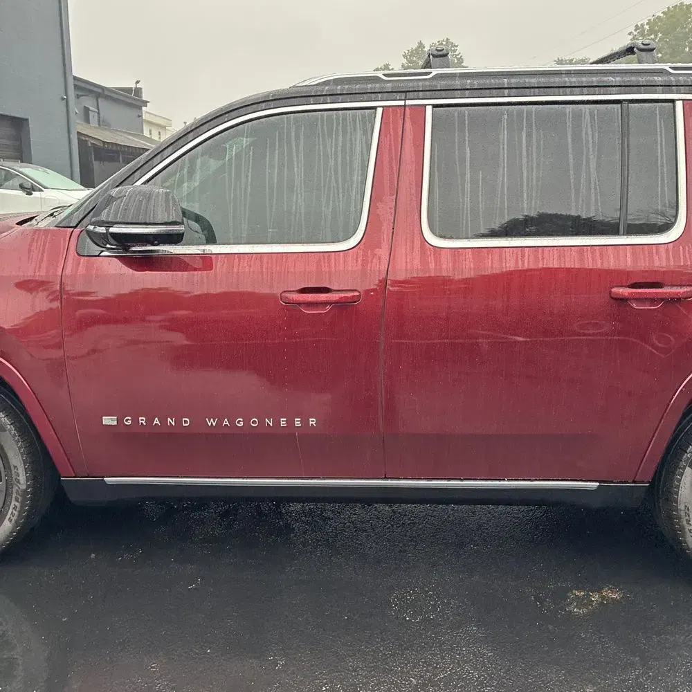 2023 Jeep Grand Wagoneer Base