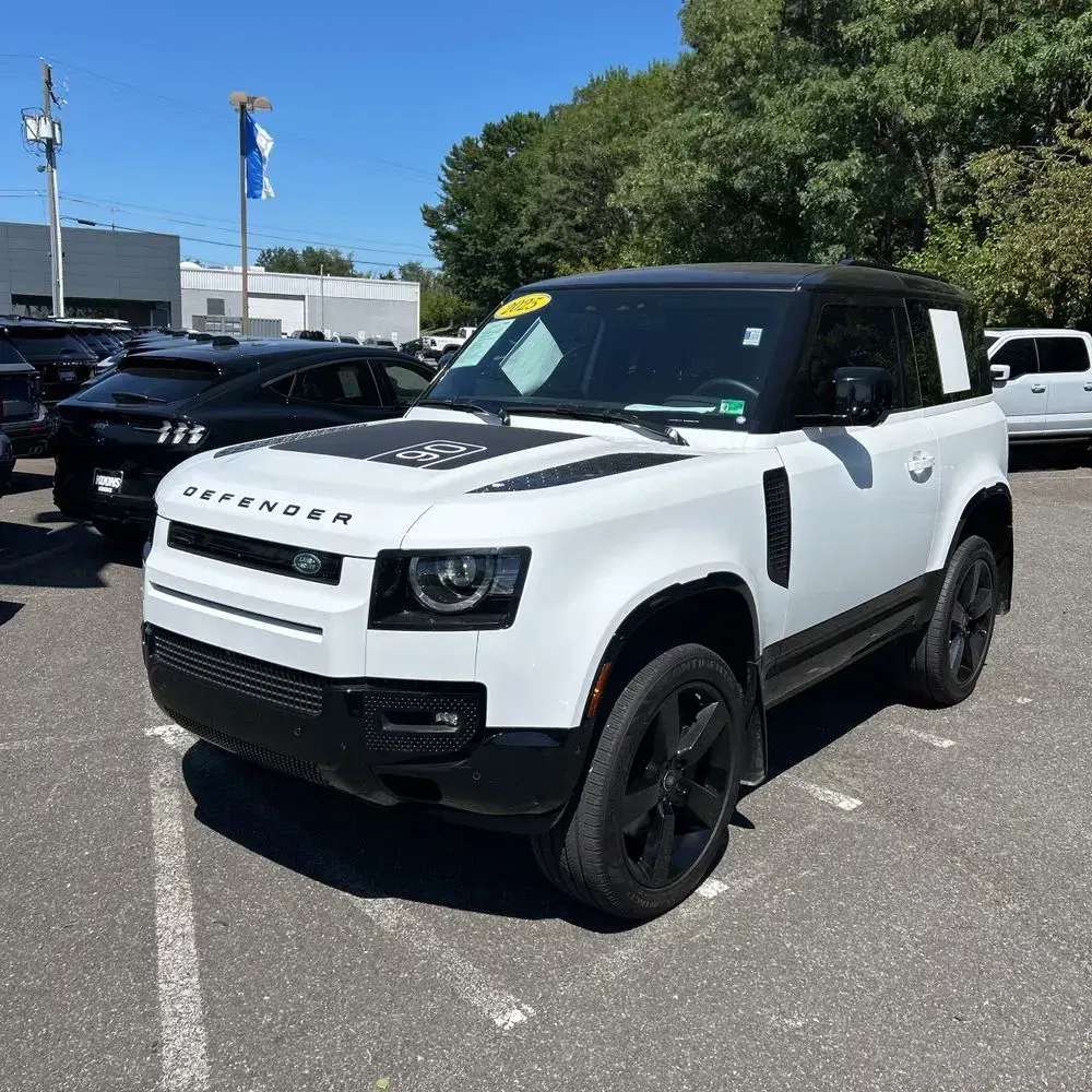 2025 Land Rover Defender 90 P400 X-Dynamic SE