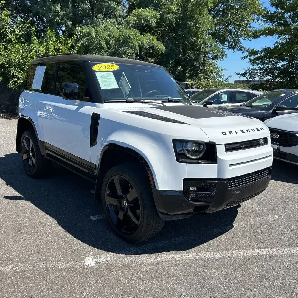 2025 Land Rover Defender 90 P400 X-Dynamic SE