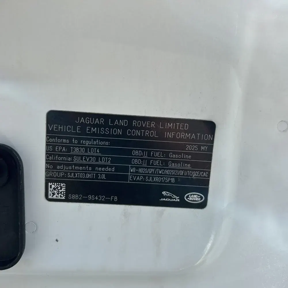 2025 Land Rover Defender 90 P400 X-Dynamic SE