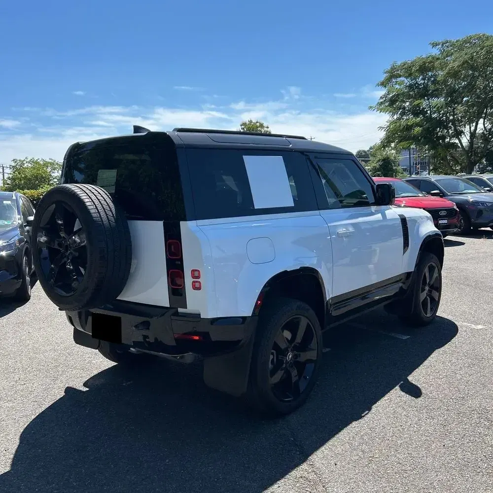 2025 Land Rover Defender 90 P400 X-Dynamic SE