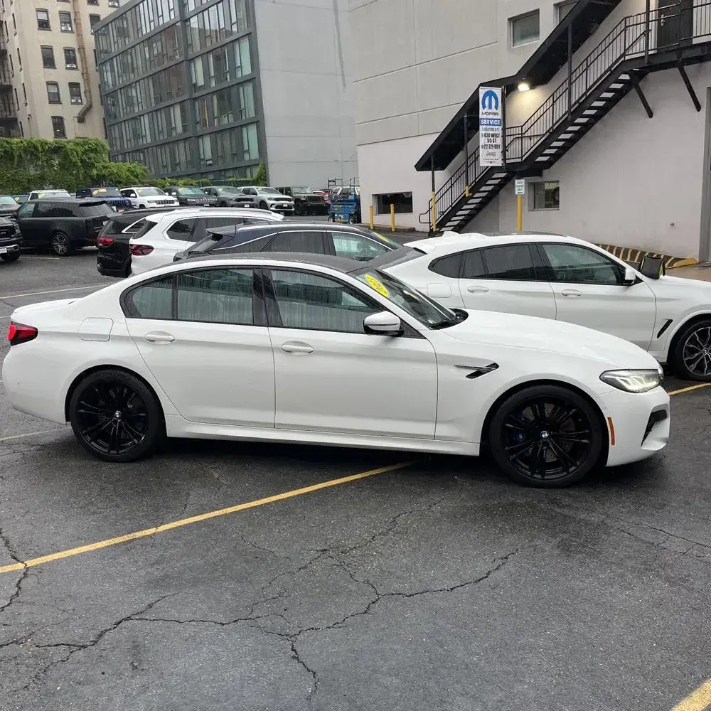 2023 BMW M5