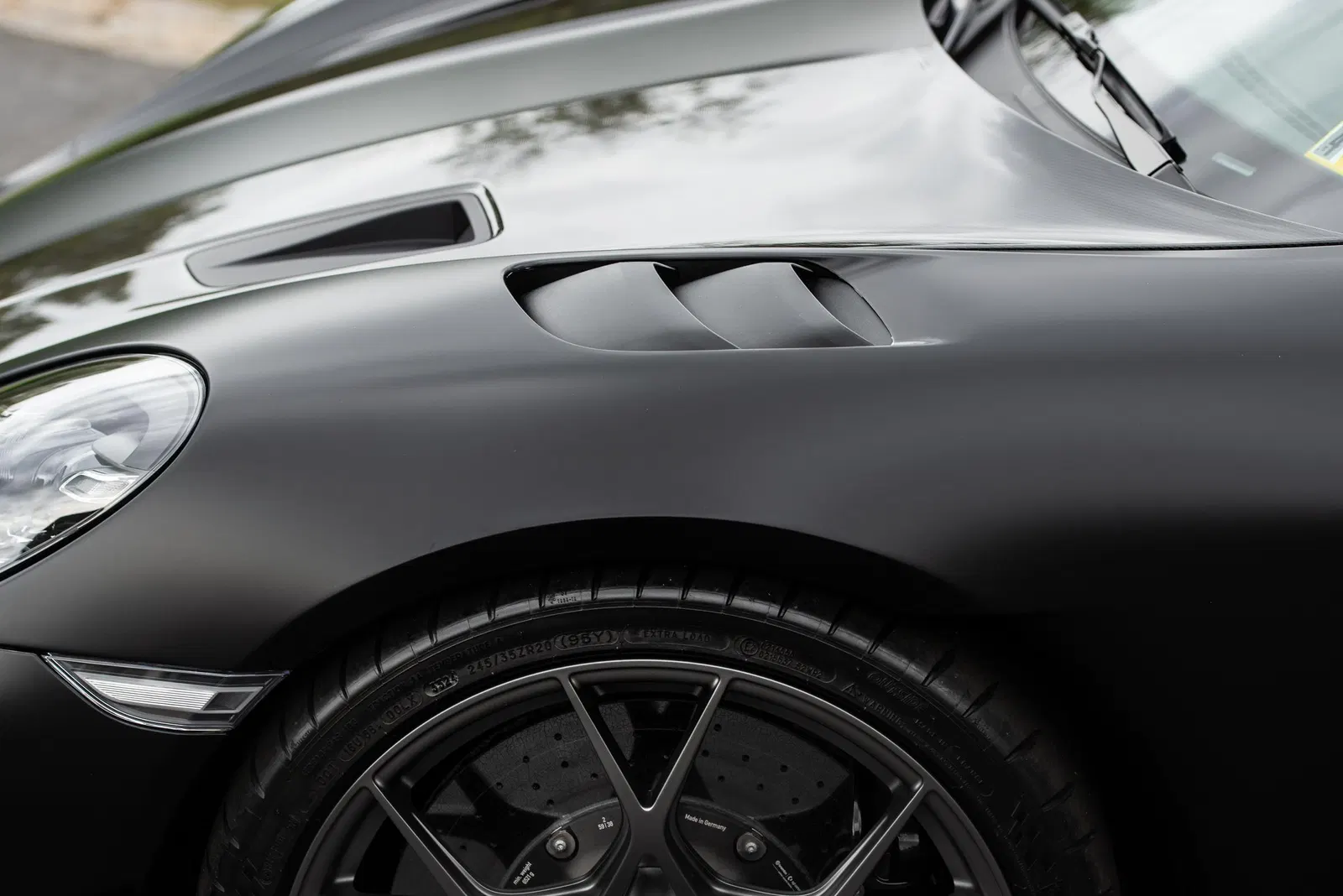 2025 Porsche 718 Spyder RS - 493-hp 4.0-Liter Flat-6, Weissach Package, Highly Equipped