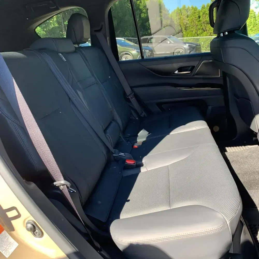 2025 Lexus LX 700h Overtrail