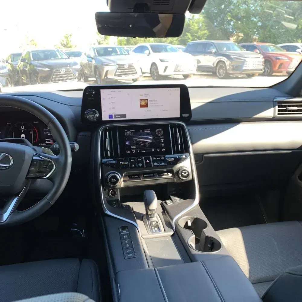 2025 Lexus LX 700h Overtrail