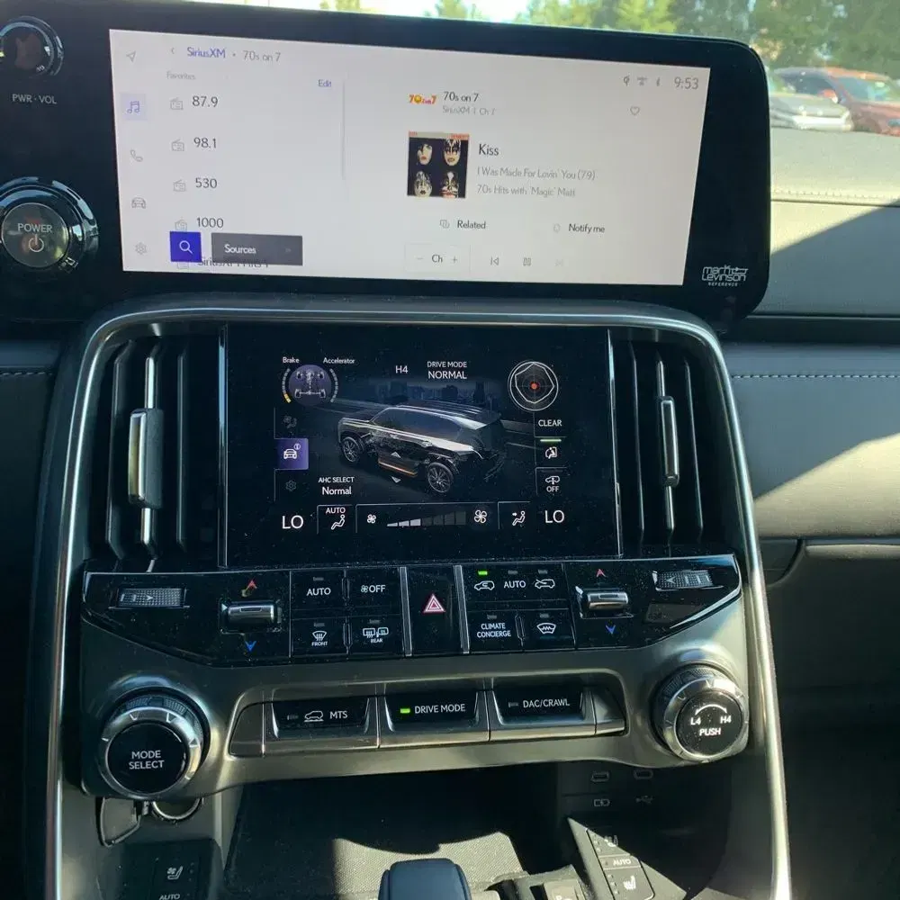 2025 Lexus LX 700h Overtrail