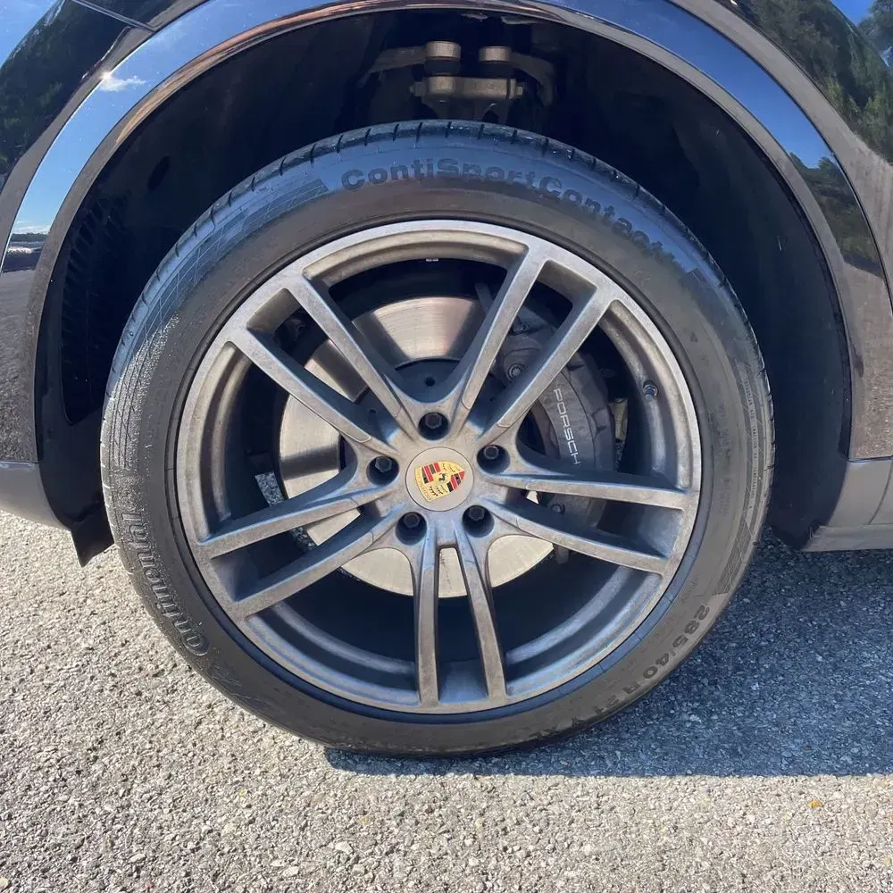 2022 Porsche Cayenne Platinum Edition