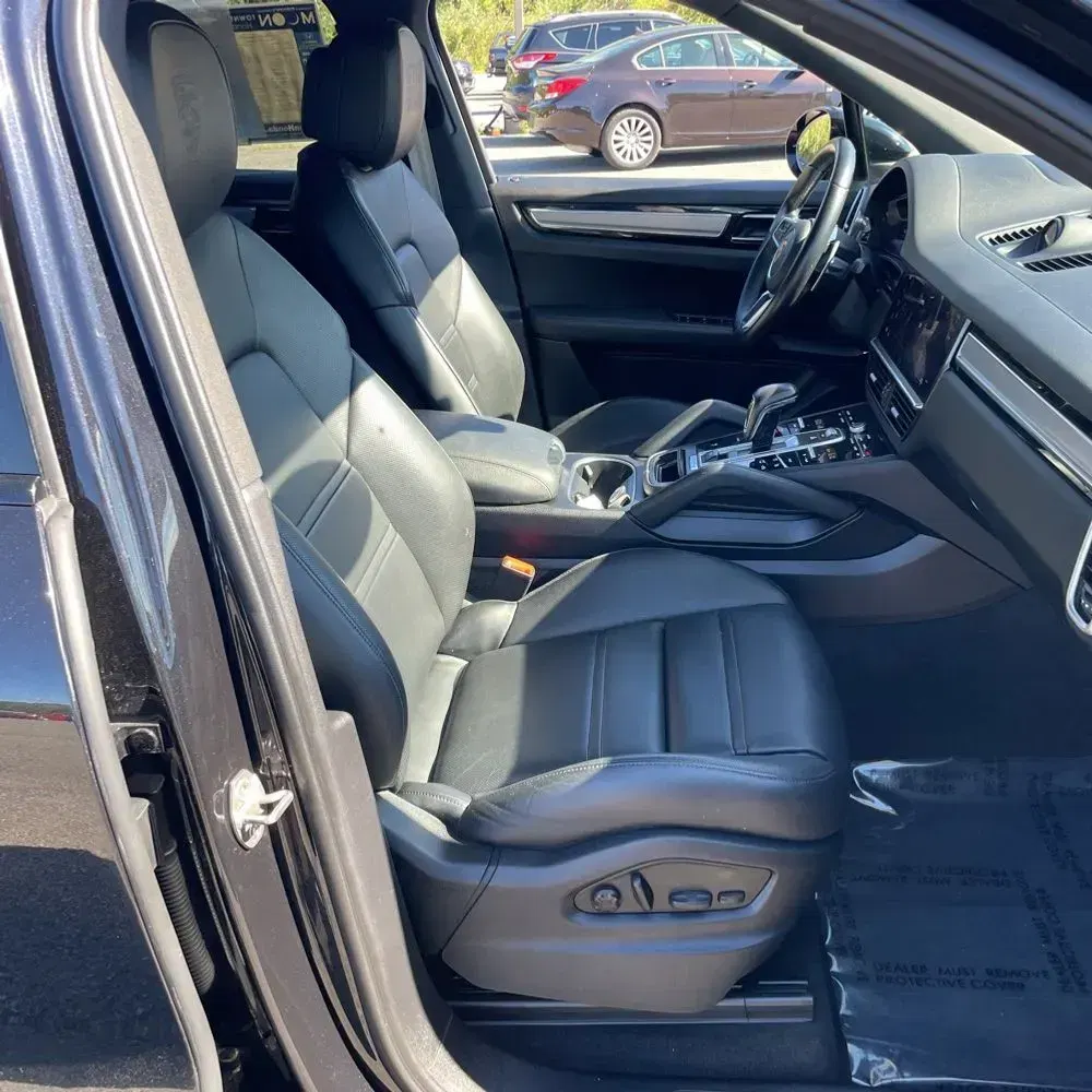 2022 Porsche Cayenne Platinum Edition