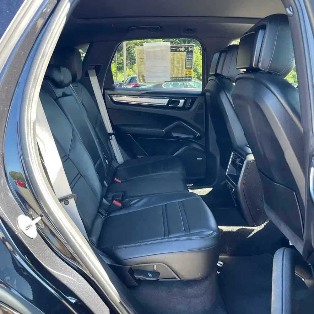 2022 Porsche Cayenne Platinum Edition