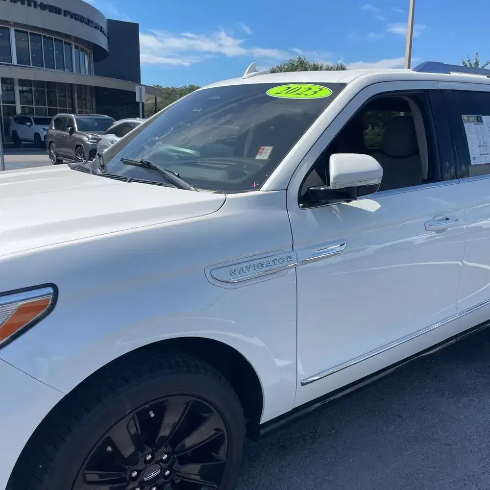 2023 Lincoln Navigator L Reserve