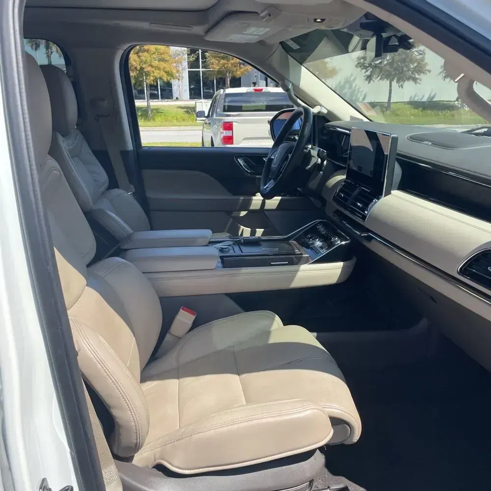 2023 Lincoln Navigator L Reserve