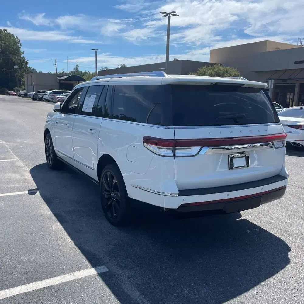 2023 Lincoln Navigator L Reserve
