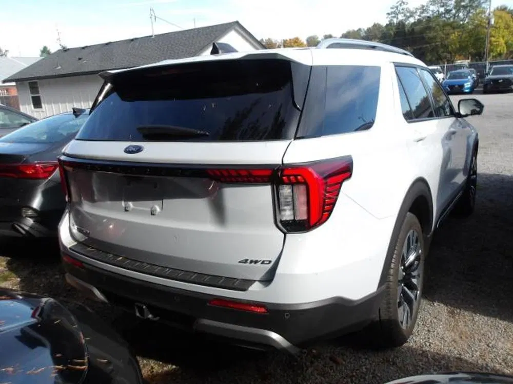 2025 Ford Explorer Platinum