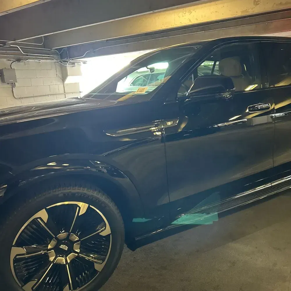 2025 Cadillac Escalade IQ Sport 2