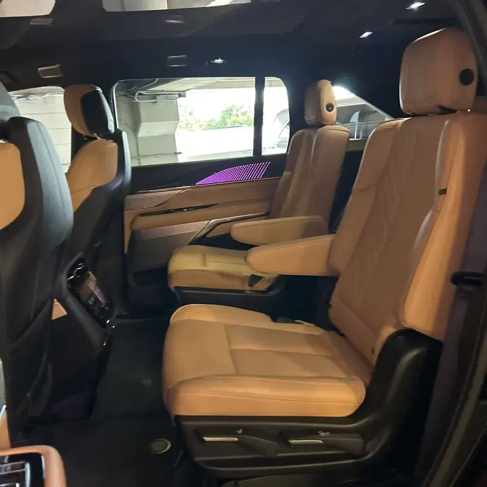 2025 Cadillac Escalade IQ Sport 2