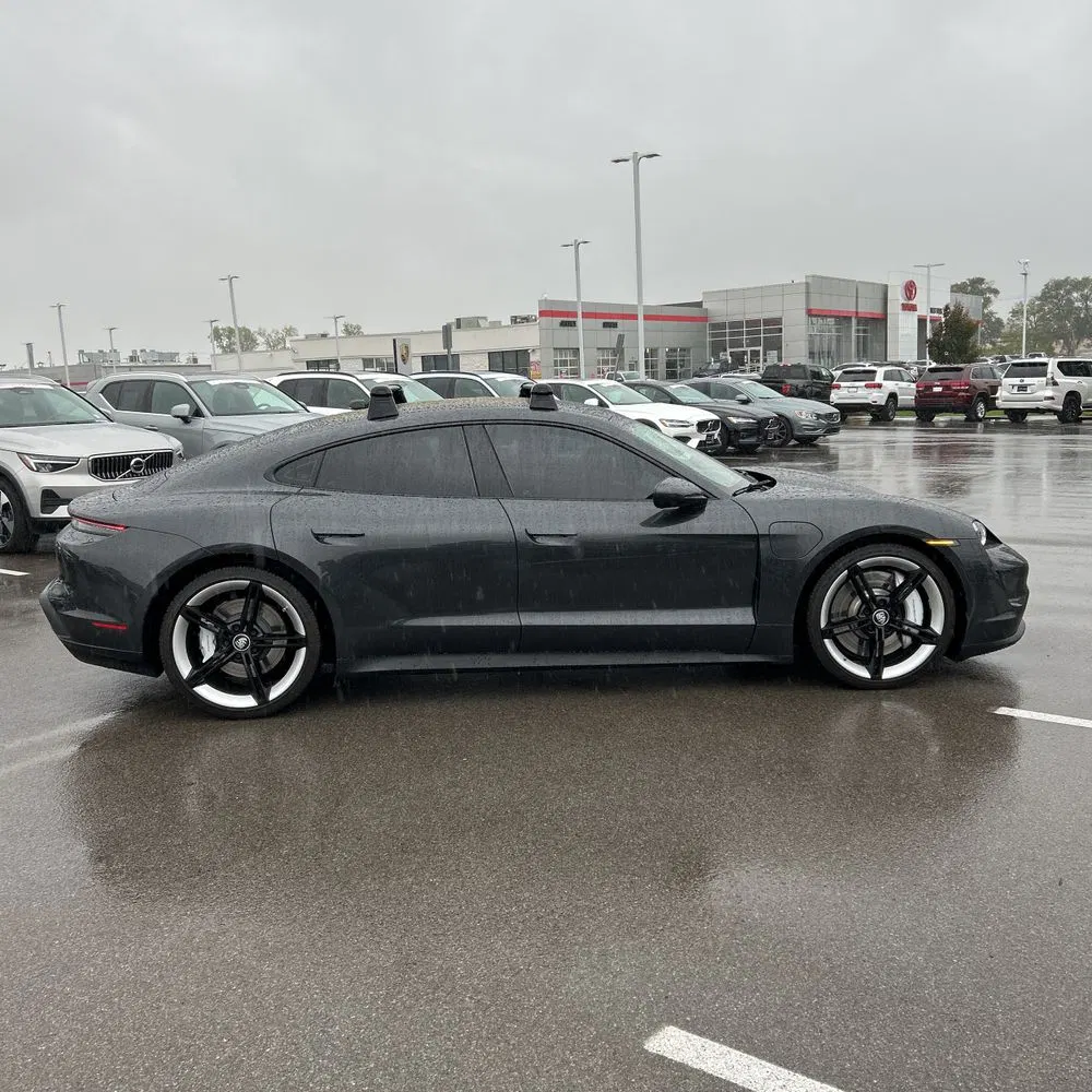 2022 Porsche Taycan Base