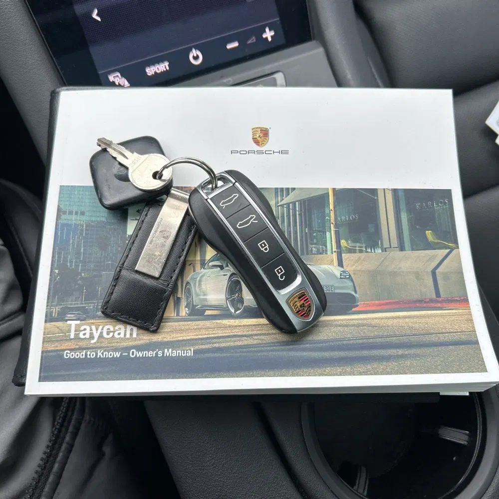 2022 Porsche Taycan Base