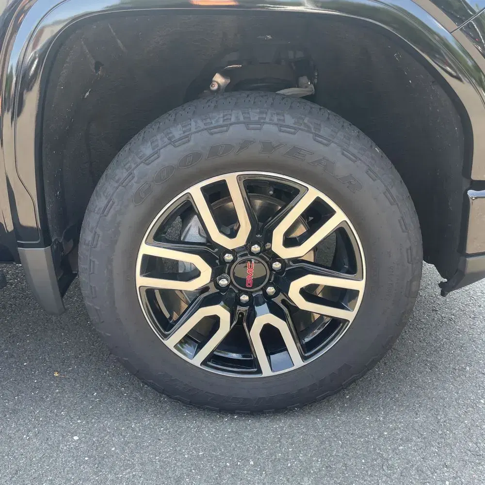 2023 GMC Sierra 1500 AT4