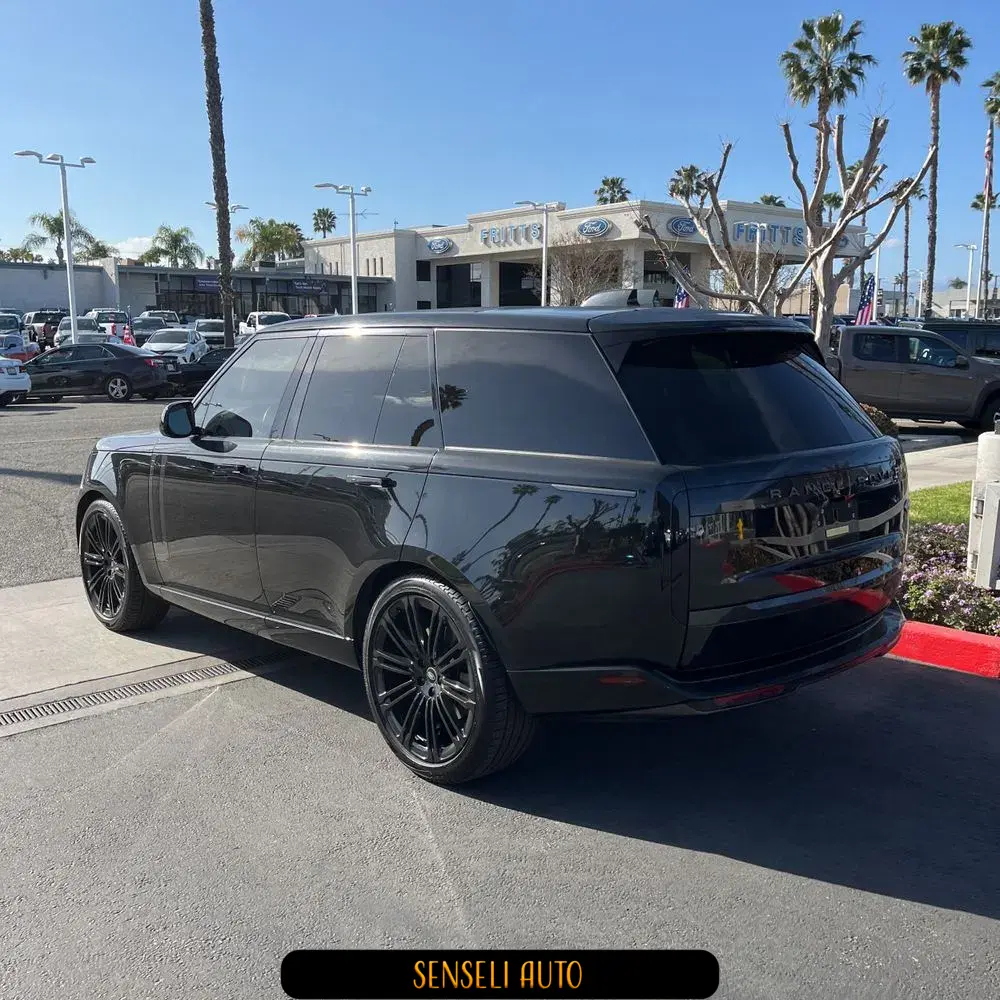2023 Land Rover Range Rover P530 SE