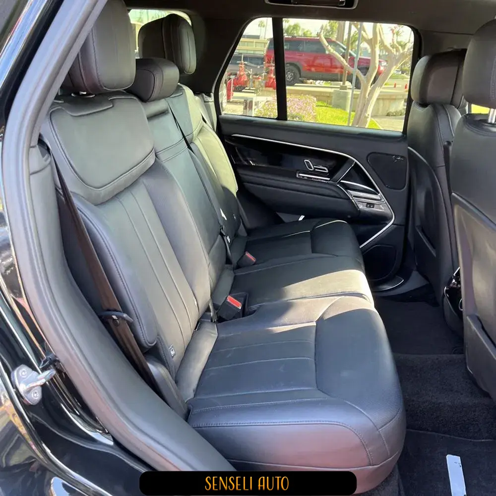 2023 Land Rover Range Rover P530 SE