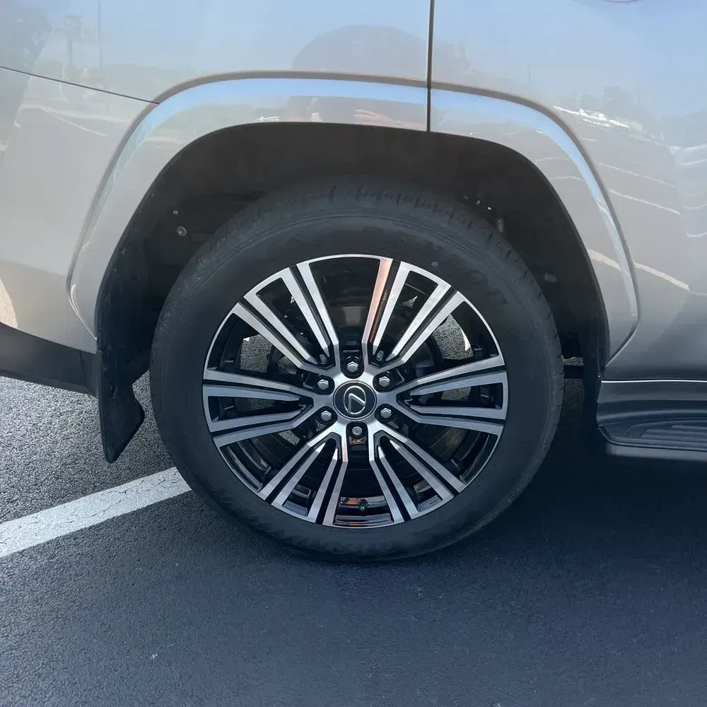 2024 Lexus LX 600 Luxury