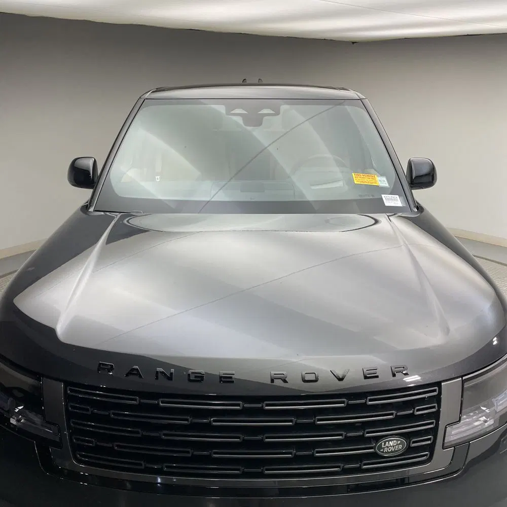 2025 Land Rover Range Rover SE P550e