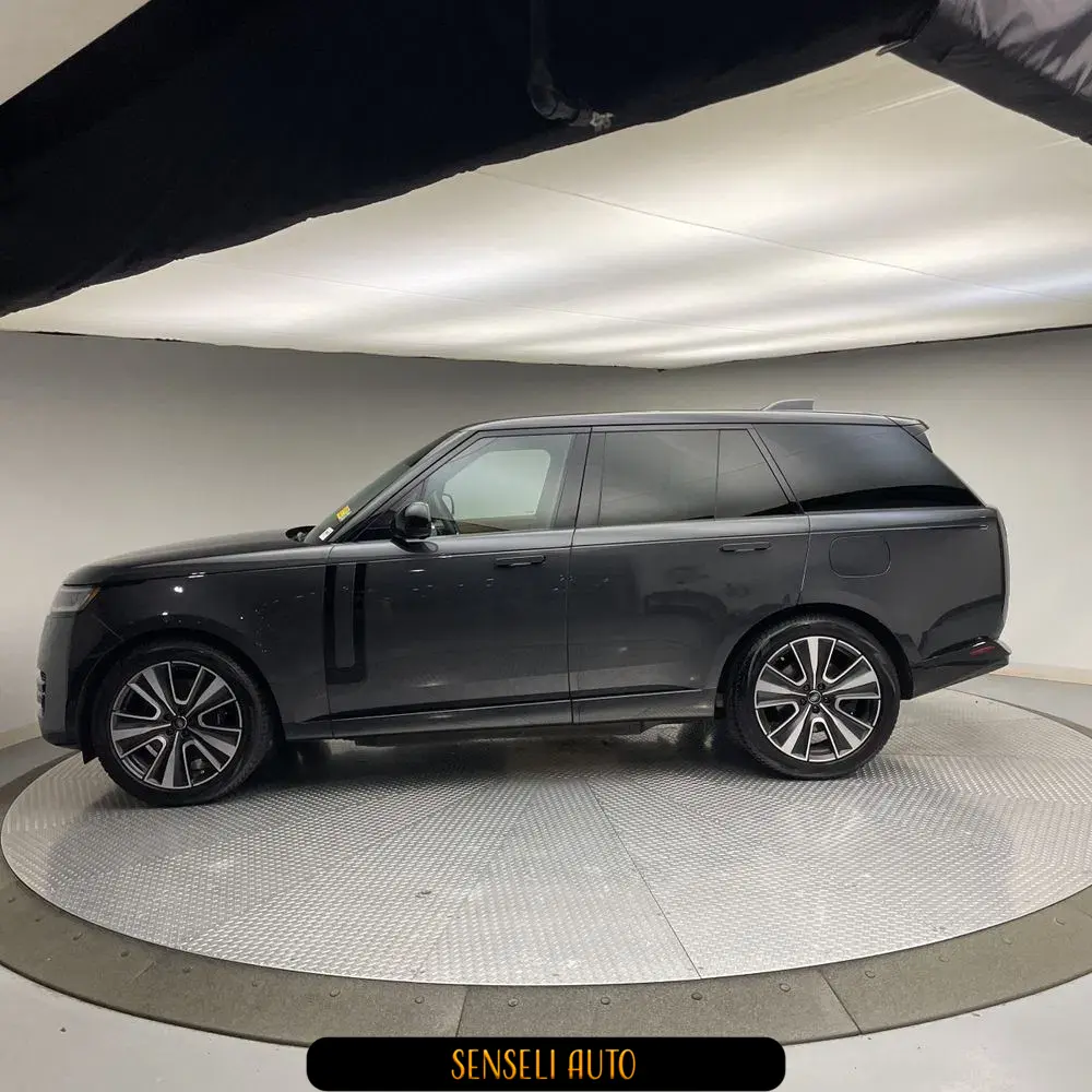 2025 Land Rover Range Rover SE P550e