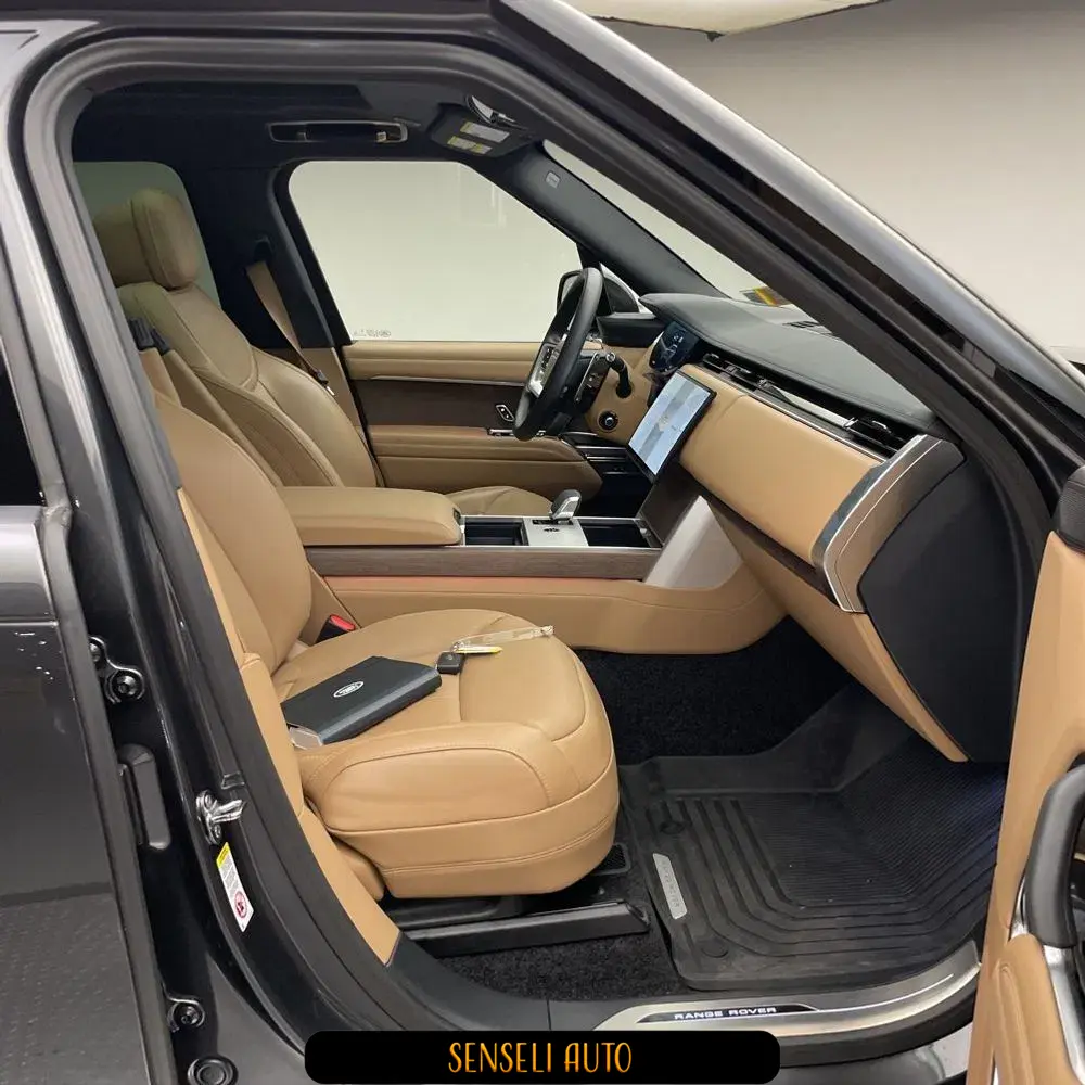 2025 Land Rover Range Rover SE P550e