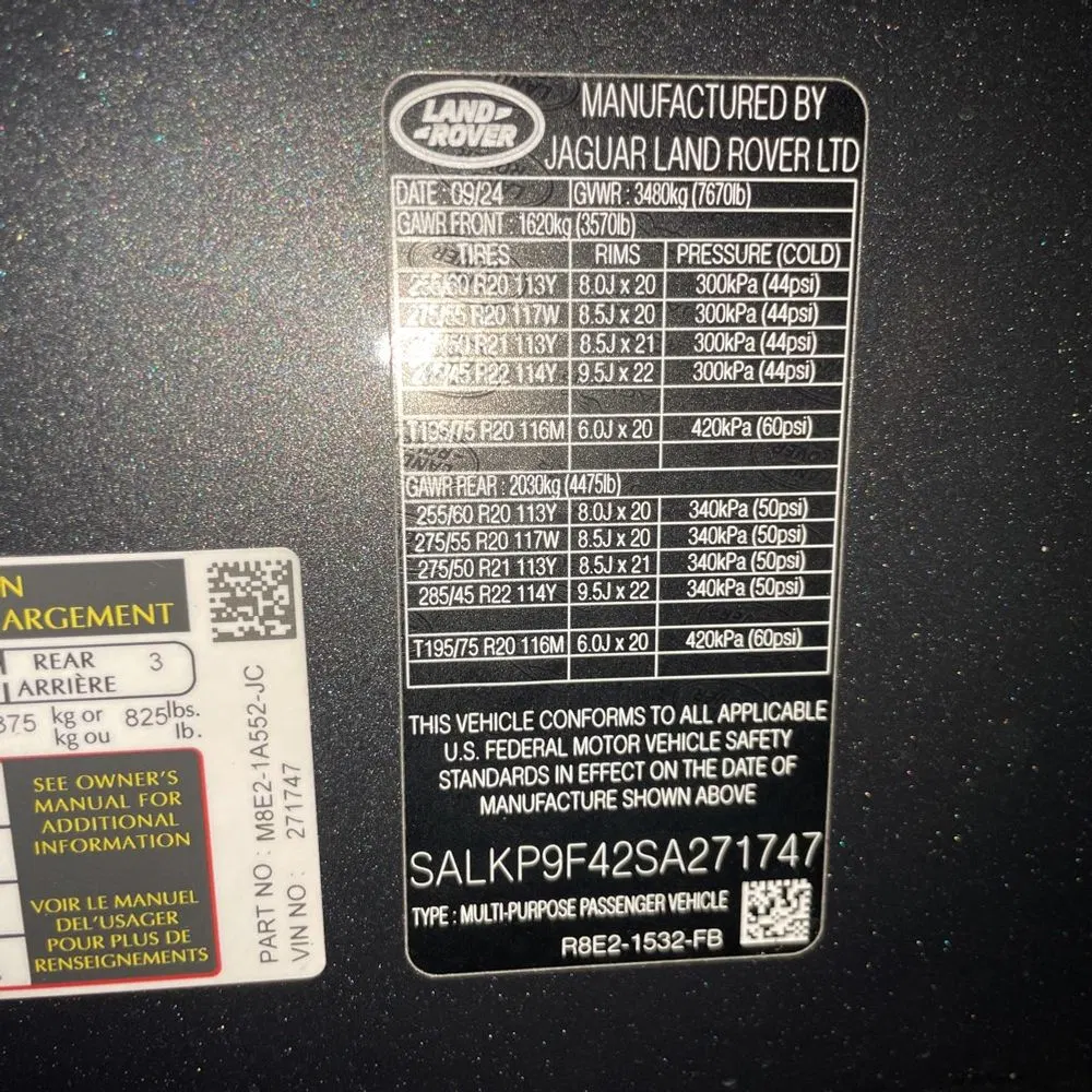 2025 Land Rover Range Rover SE P550e