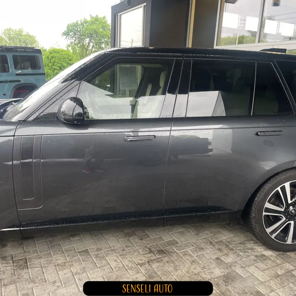 2023 Land Rover Range Rover P530 SE