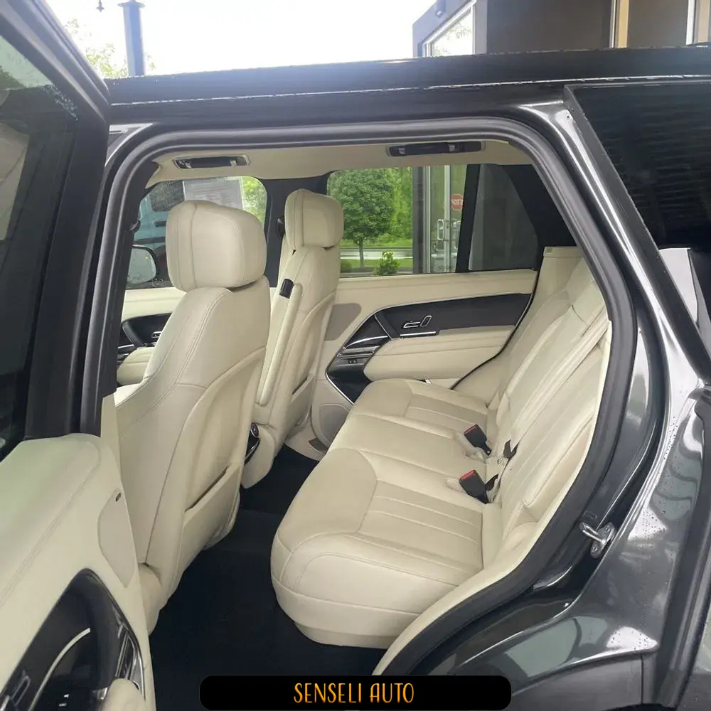 2023 Land Rover Range Rover P530 SE