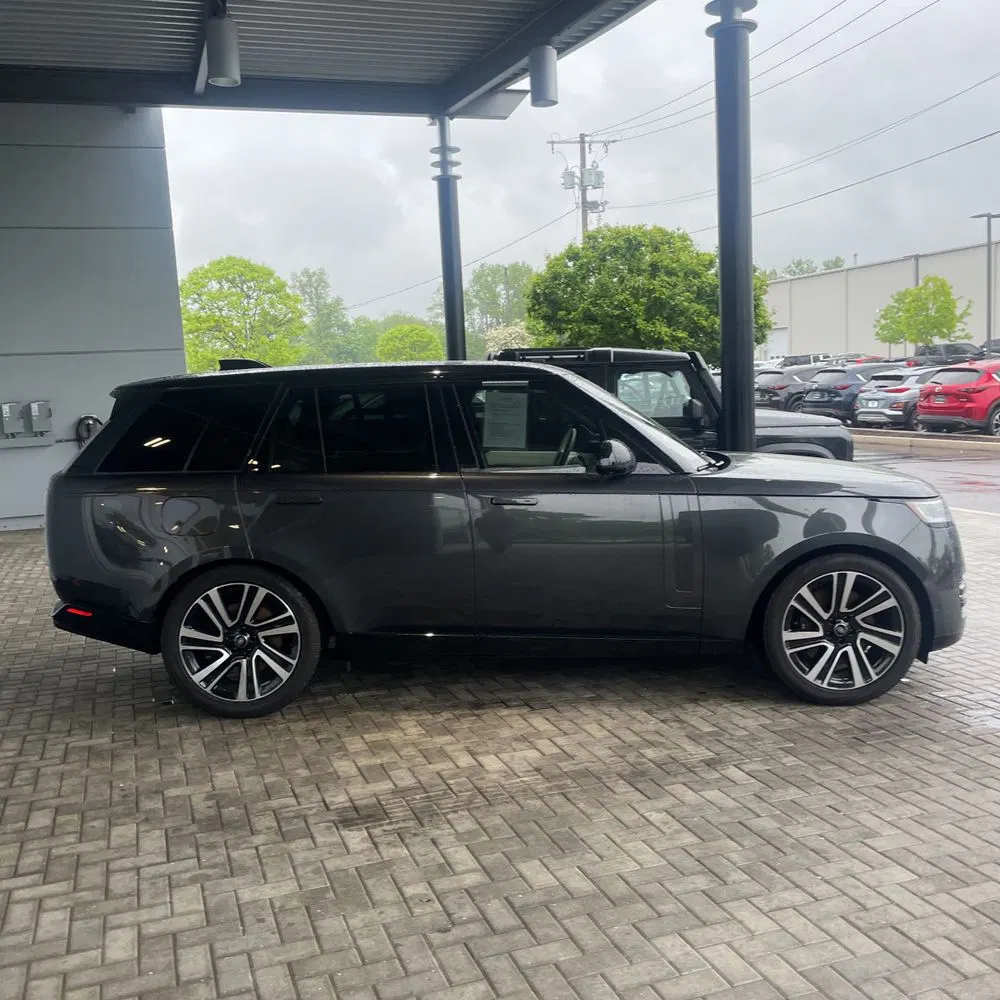2023 Land Rover Range Rover P530 SE