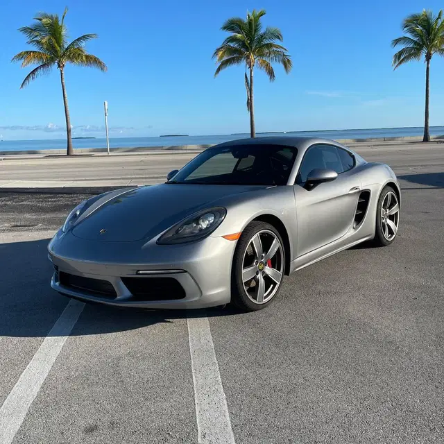 2018 Porsche 718 Cayman Base