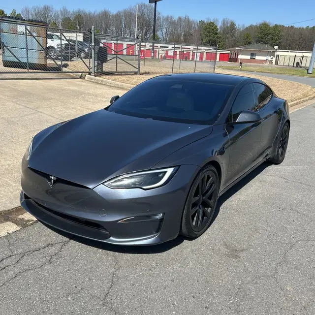 2022 Tesla Model S Plaid