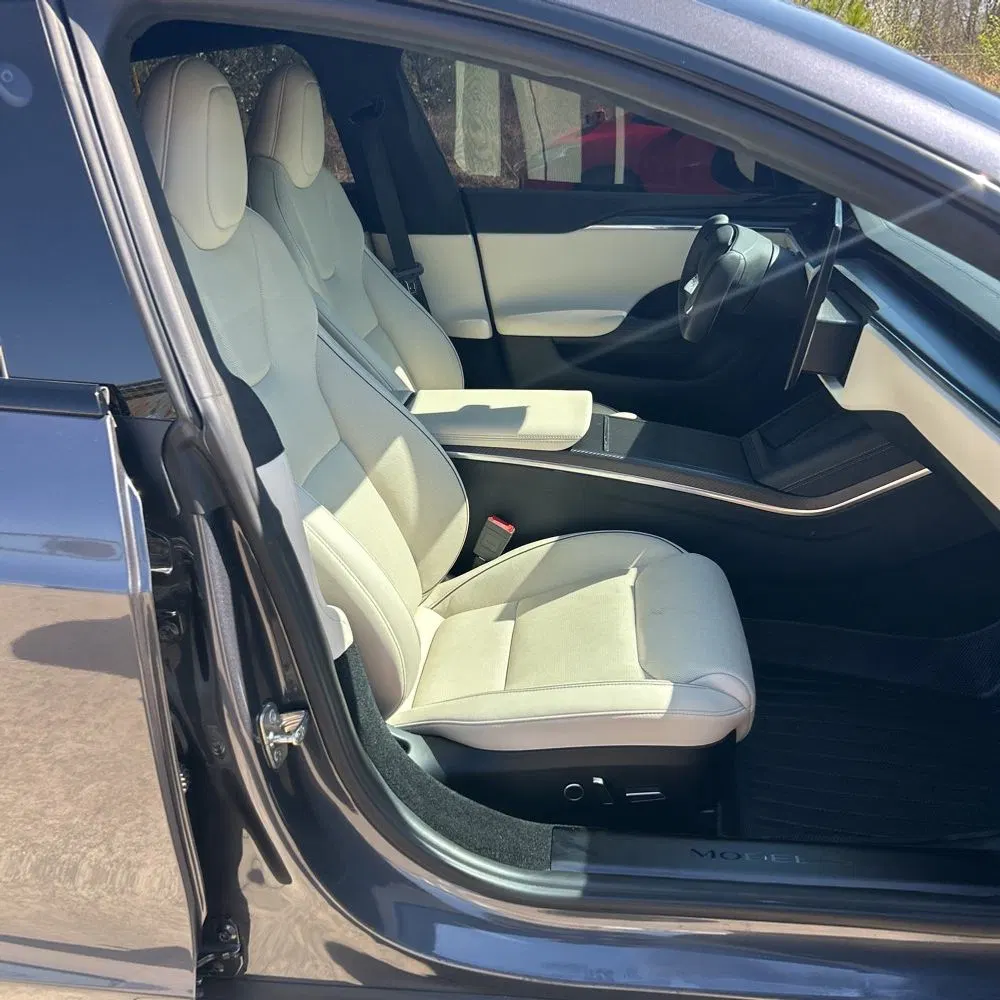 2022 Tesla Model S Plaid