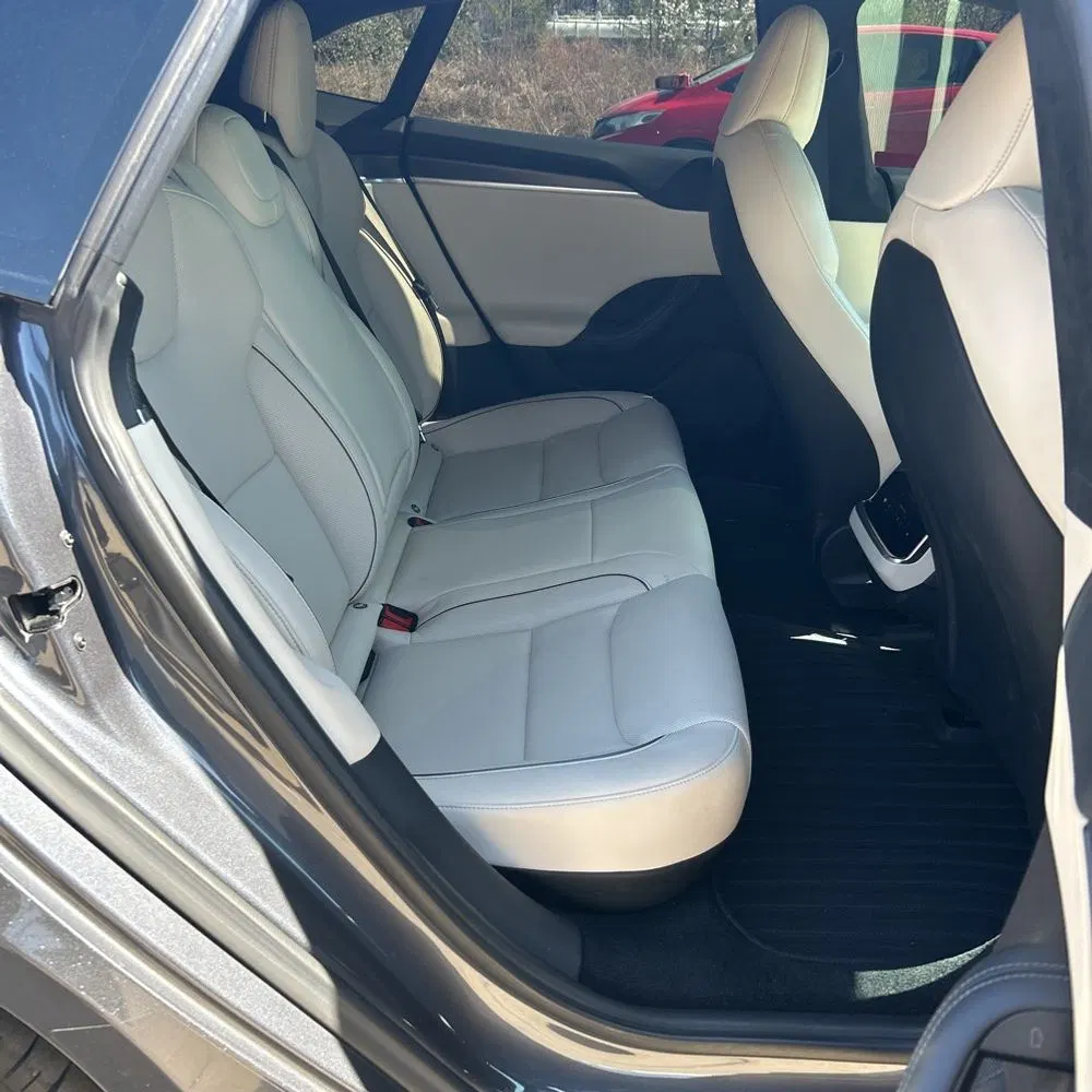 2022 Tesla Model S Plaid