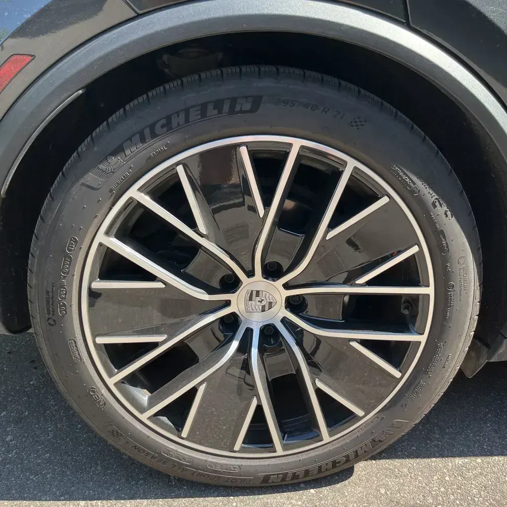 2024 Porsche Macan EV 4